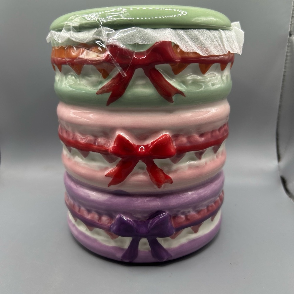 Sweet Treats Kitchen Macaroons And Bows Cookie Jar With Lid 6" Macaron Viral NEW